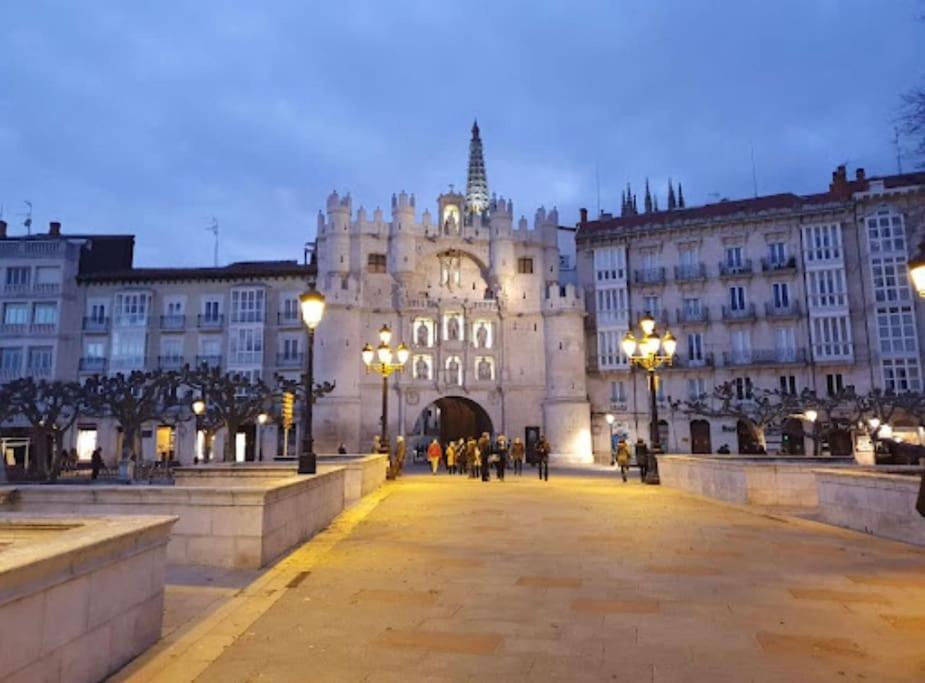Vivienda De Uso Turistico En El Corazon De Burgos Apartment Ngoại thất bức ảnh